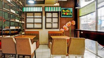 House | Dining