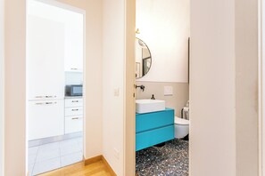 Hair dryer, towels, toilet paper - CO99 - Large One Bedroom Gallarati Scotti (Milano)