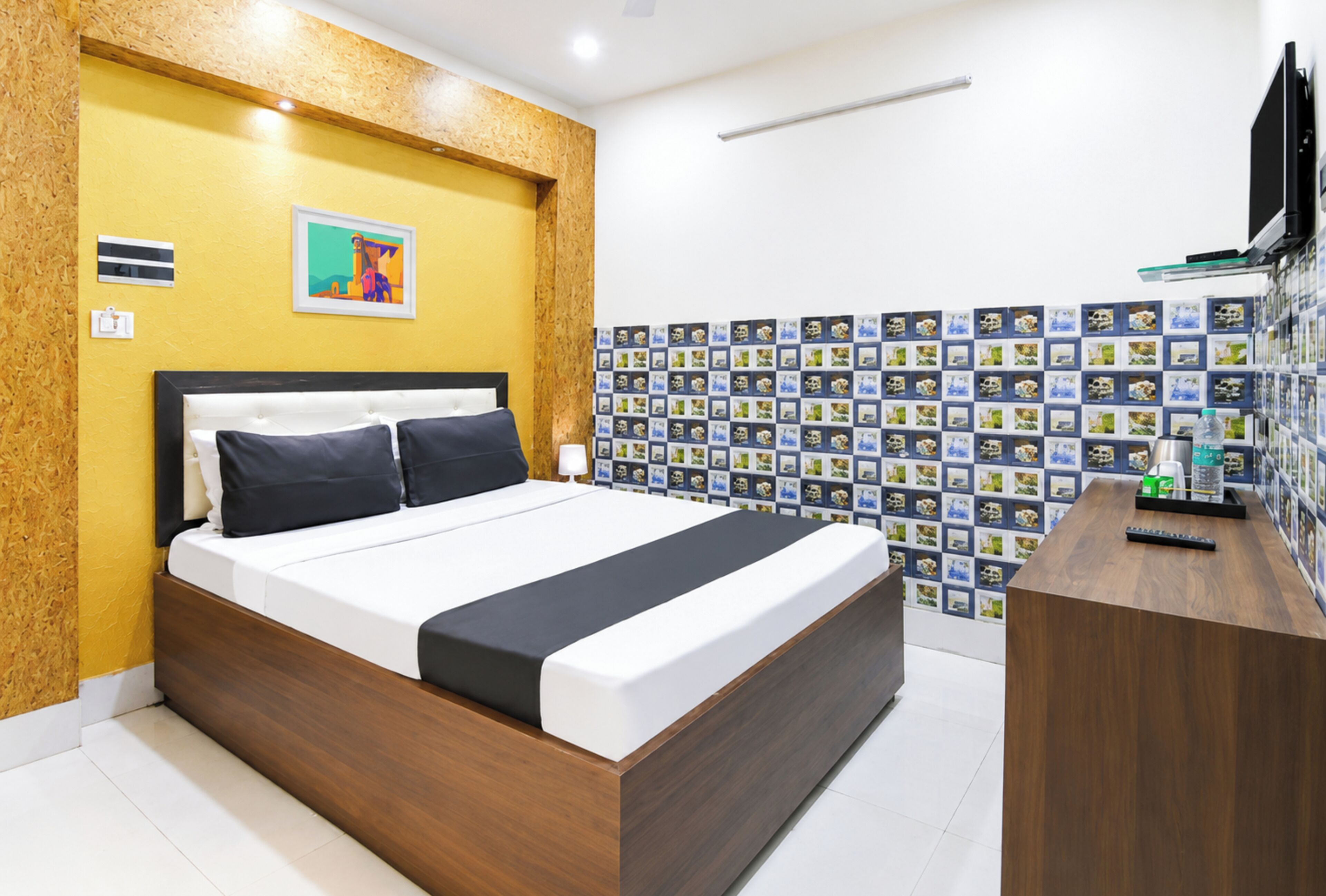 Hypo-allergenic bedding, desk, soundproofing, free WiFi