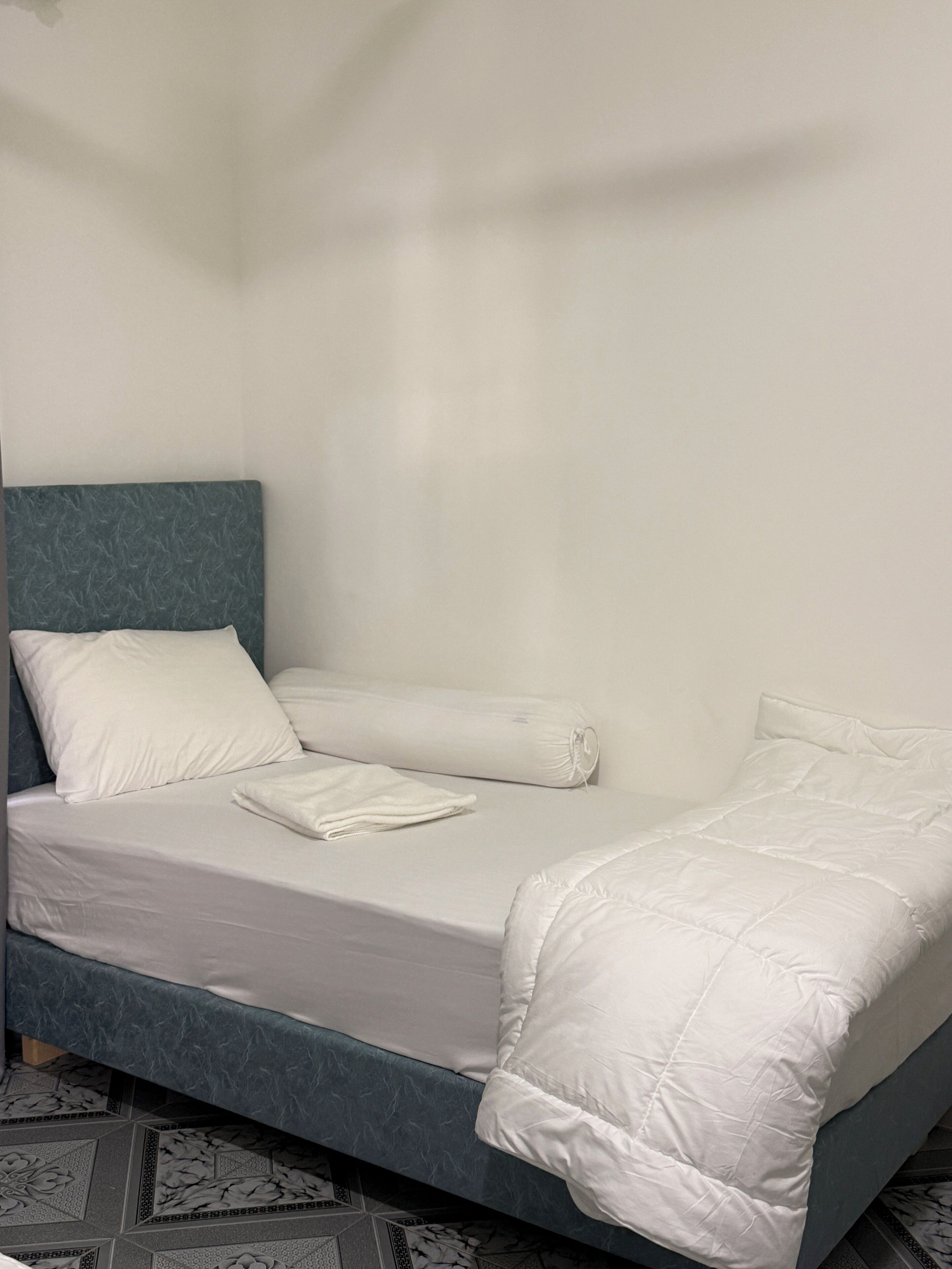 Twin Room | Desk, laptop workspace, free WiFi