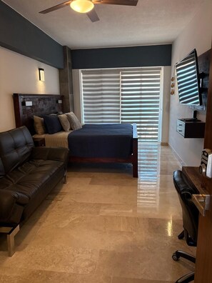 Room - Bright 2-bedroom lock-off condo in Vista La Jolla featuring a fully equipped kitchen, flexible layout, and a prime location just minutes from Costa Azul Beach, restaurants, shopping, and downtown San José del Cabo. (San José del Cabo)