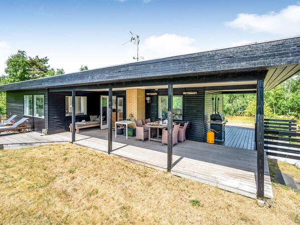Outdoor dining - "Tabetha" - 800m from the sea by Interhome (Knebel)