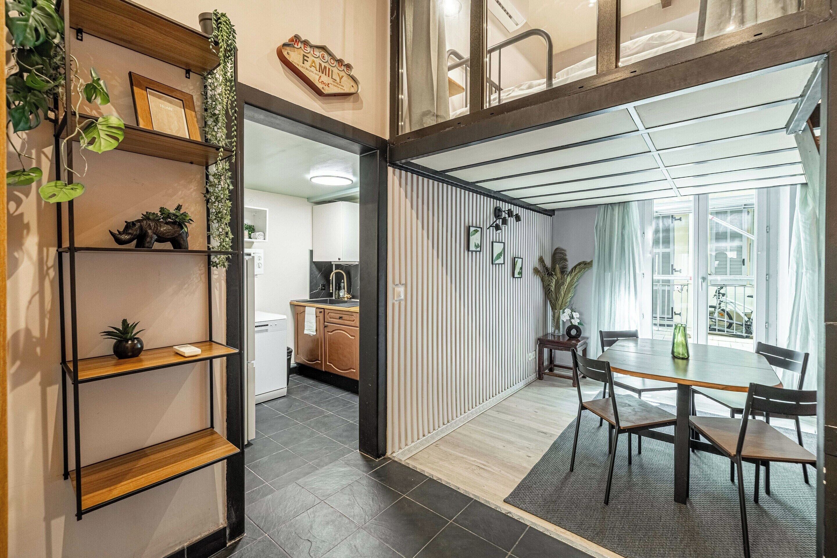 Apartment | Dining