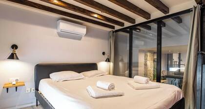 Warm Apartment a/c 2br/6p - Nice