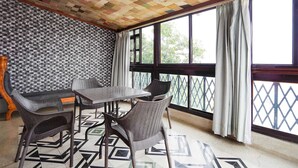 Unclassified image, 4 of 30, button - Suite Room With Ganga View Heritage Scindia Ghat (Varanasi)