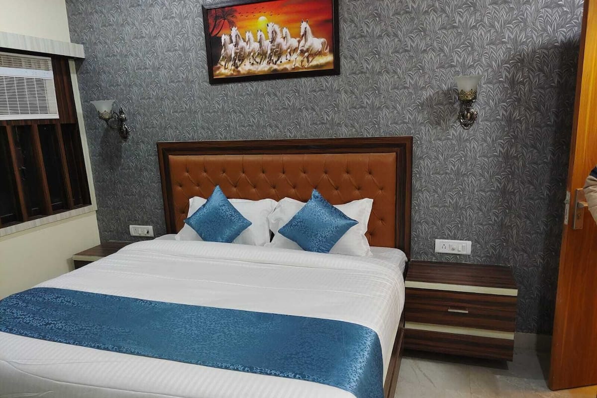 Executive Room, City View