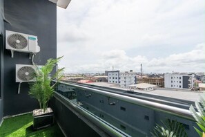 Property grounds - Spacious 2 Bedroom Apartment with Top Notch Amenities. QQ
With PS5 on Request (Ikate)
