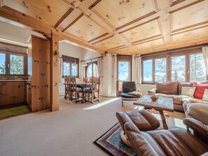 Living area - Chalet Marmotta 2 by Arosa Vacations Ferienhaus, Dusche und Bad, WC, 3 Schlafräu by Interhome (Arosa)