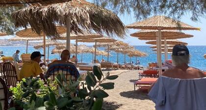Villa "Tην αιώνια φωτιά" with a private pool and hot tub near the sea