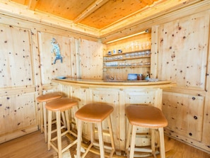 Bar (in der Unterkunft)