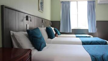 5 bedrooms, iron/ironing board, WiFi, bed sheets
