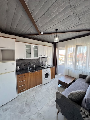Deluxe Condo, Balcony, Garden View | Interior - BAYRAK SUİT HOME REZİDANS (Trabzon)