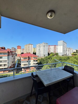 Condo Deluxe, ban công, quang cảnh vườn | Khu ẩm thực ngoài trời