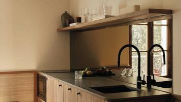 Apartment | Eigene Küche | Wasserkocher mit Kaffee-/Teezubehör, Kühlschrank, Mikrowelle, Ofen