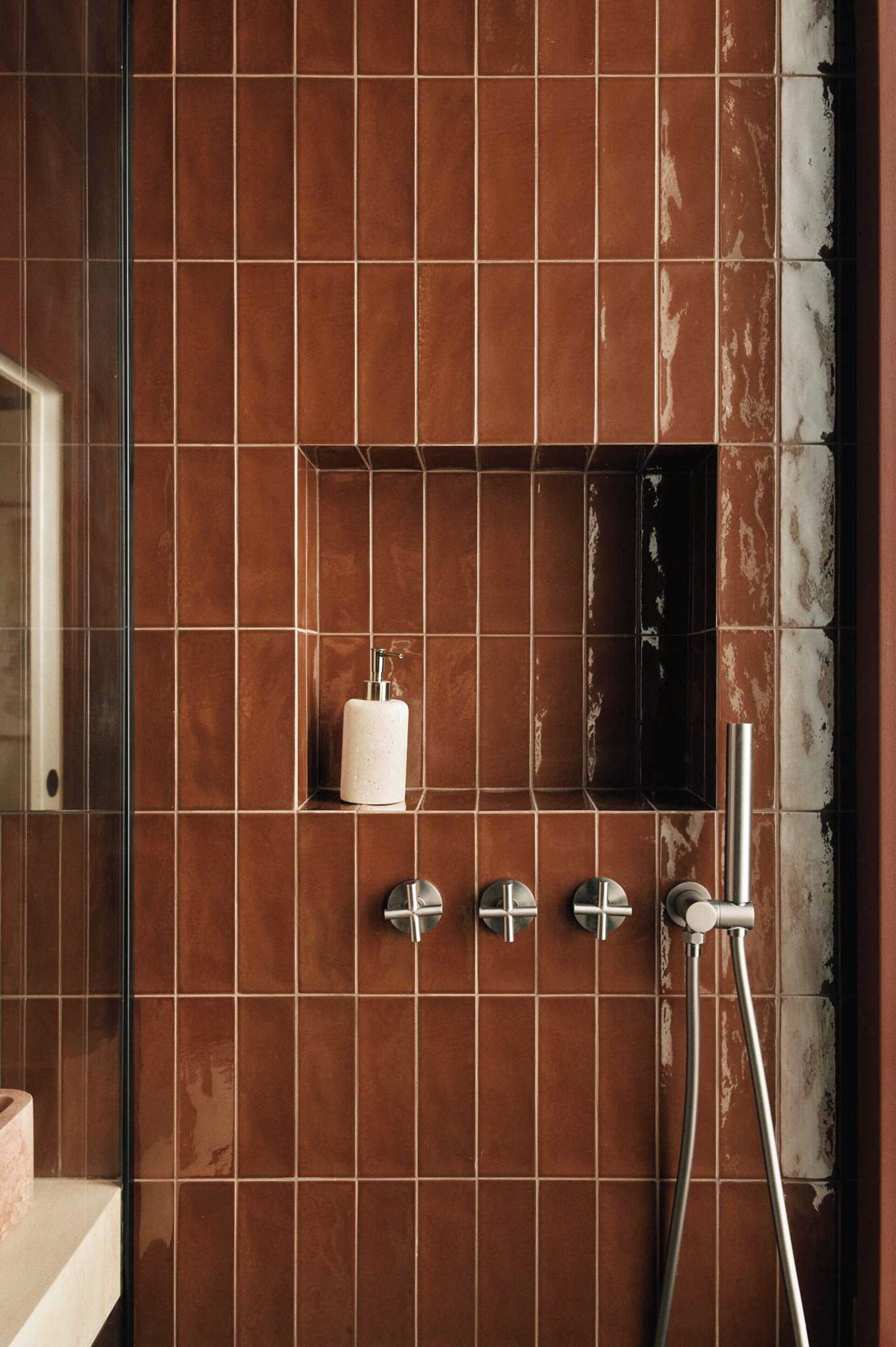 Apartment | Bathroom | Hair dryer, towels, shampoo