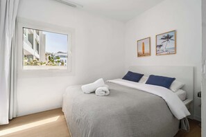 2 bedrooms, iron/ironing board, travel cot, WiFi - Modern 2BR Steps to Beach by HolyGuest (Tel Aviv-Yafo)