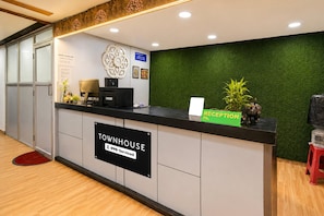 House | Meja sambut tetamu