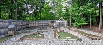 Ultimate Family Resort: Pool, Hot Tub, Mini Golf & Game Room mins to Lake George