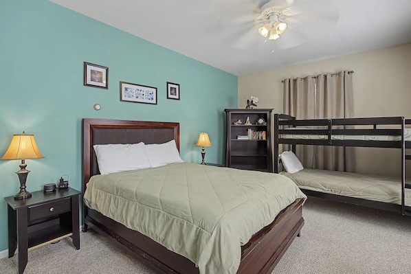 6 bedrooms, iron/ironing board, WiFi, bed sheets