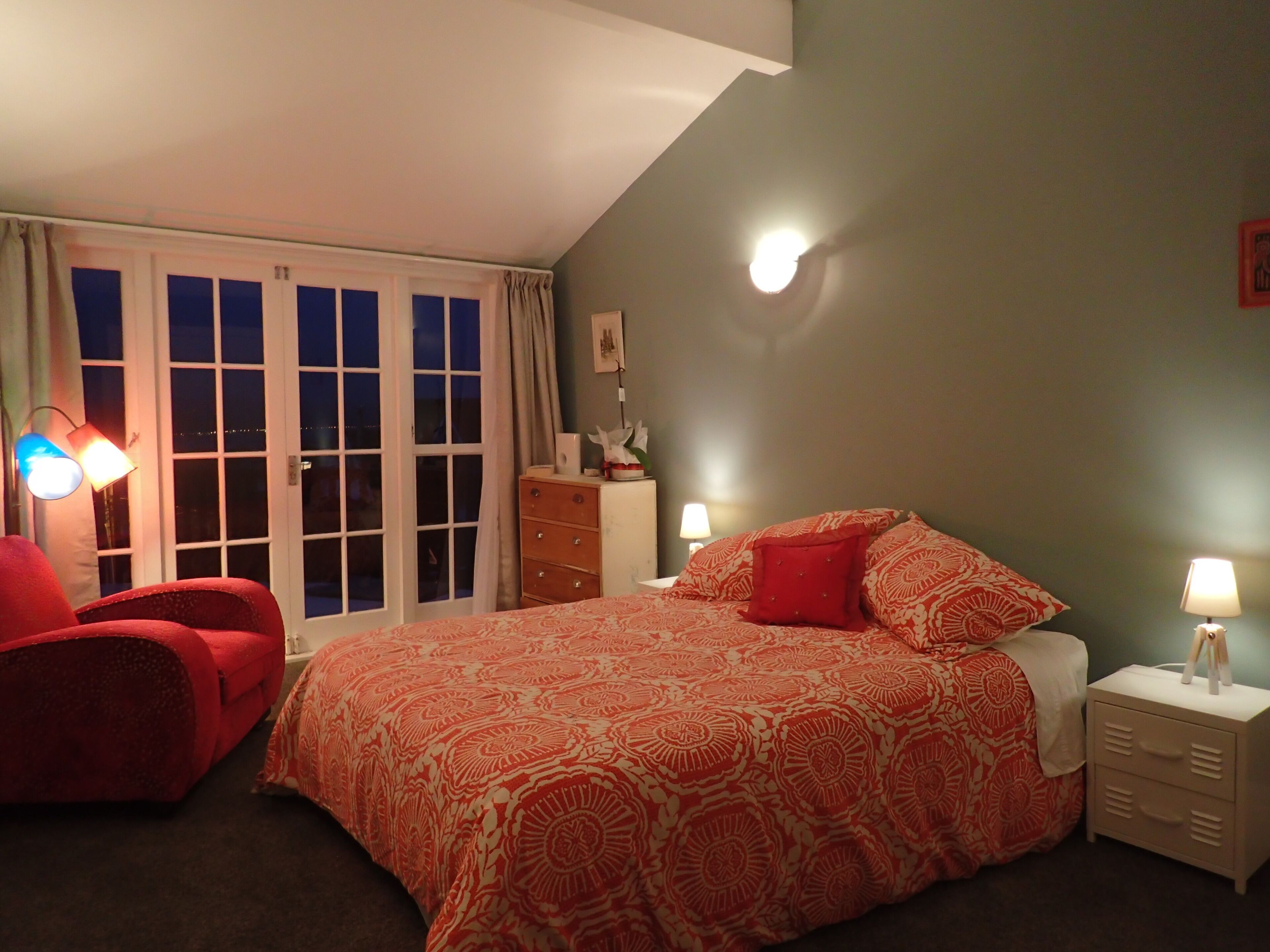 3 bedrooms, iron/ironing board, travel cot, free WiFi
