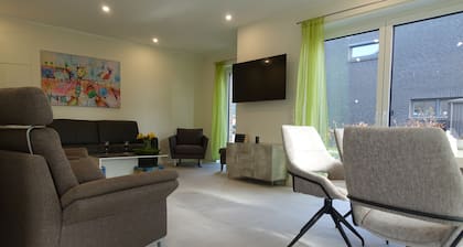 "Ankerplatz Wangermeer" — Near the North Sea: 2 exclusive vacation homes for up to 12 people.