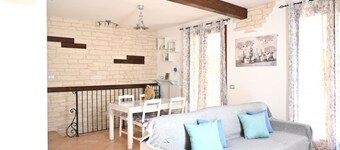 S377 – Sirolo, large two-room apartment with garden