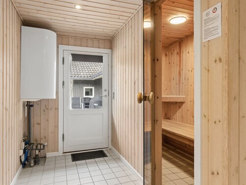 "Veljan" - 300m from the sea by Interhome