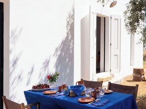 Deluxe-Doppelzimmer, Hügelblick | Speisen im Freien