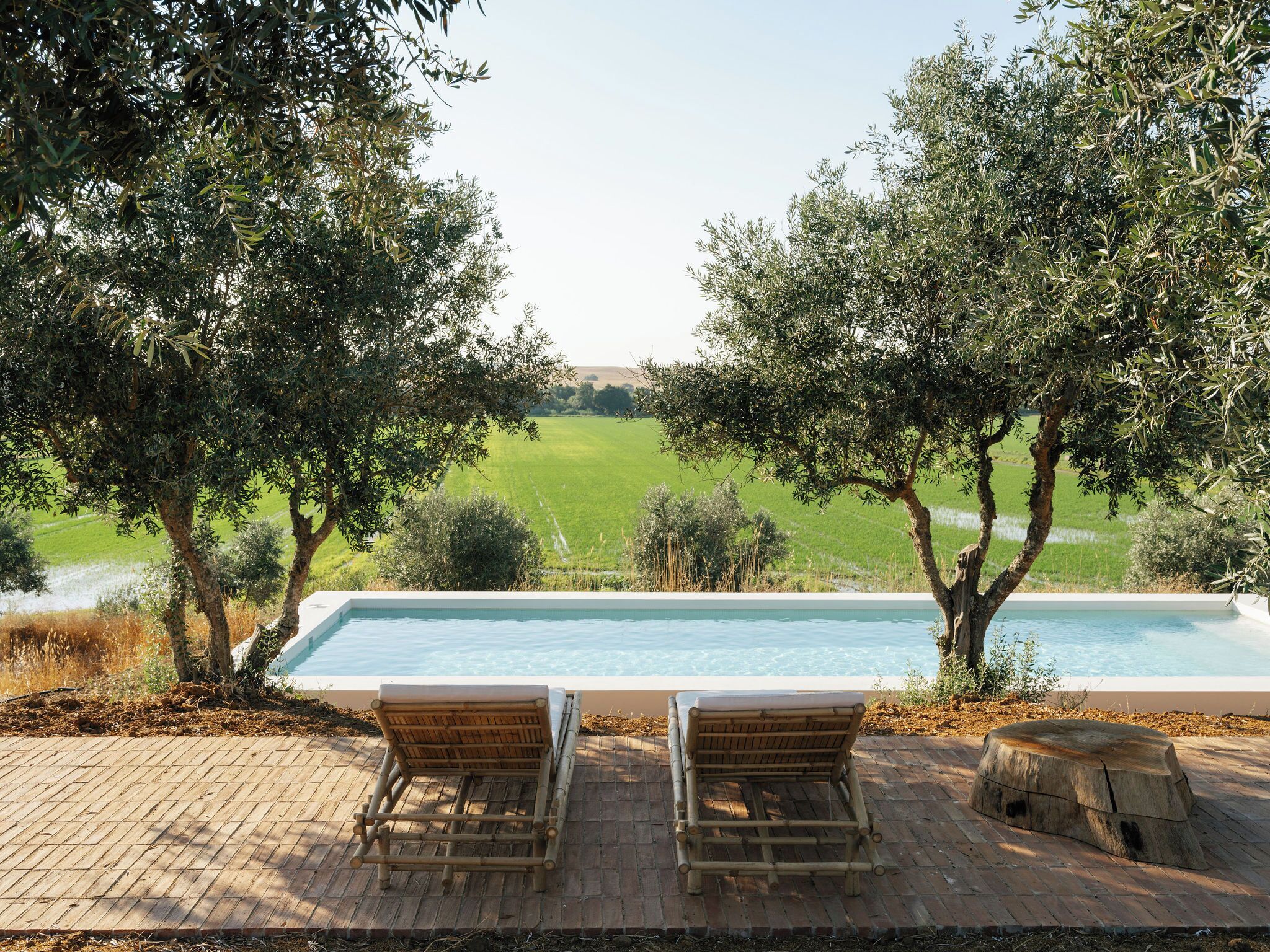 10 outdoor pools