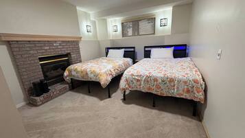 Room, 3 Bedrooms | 3 bedrooms