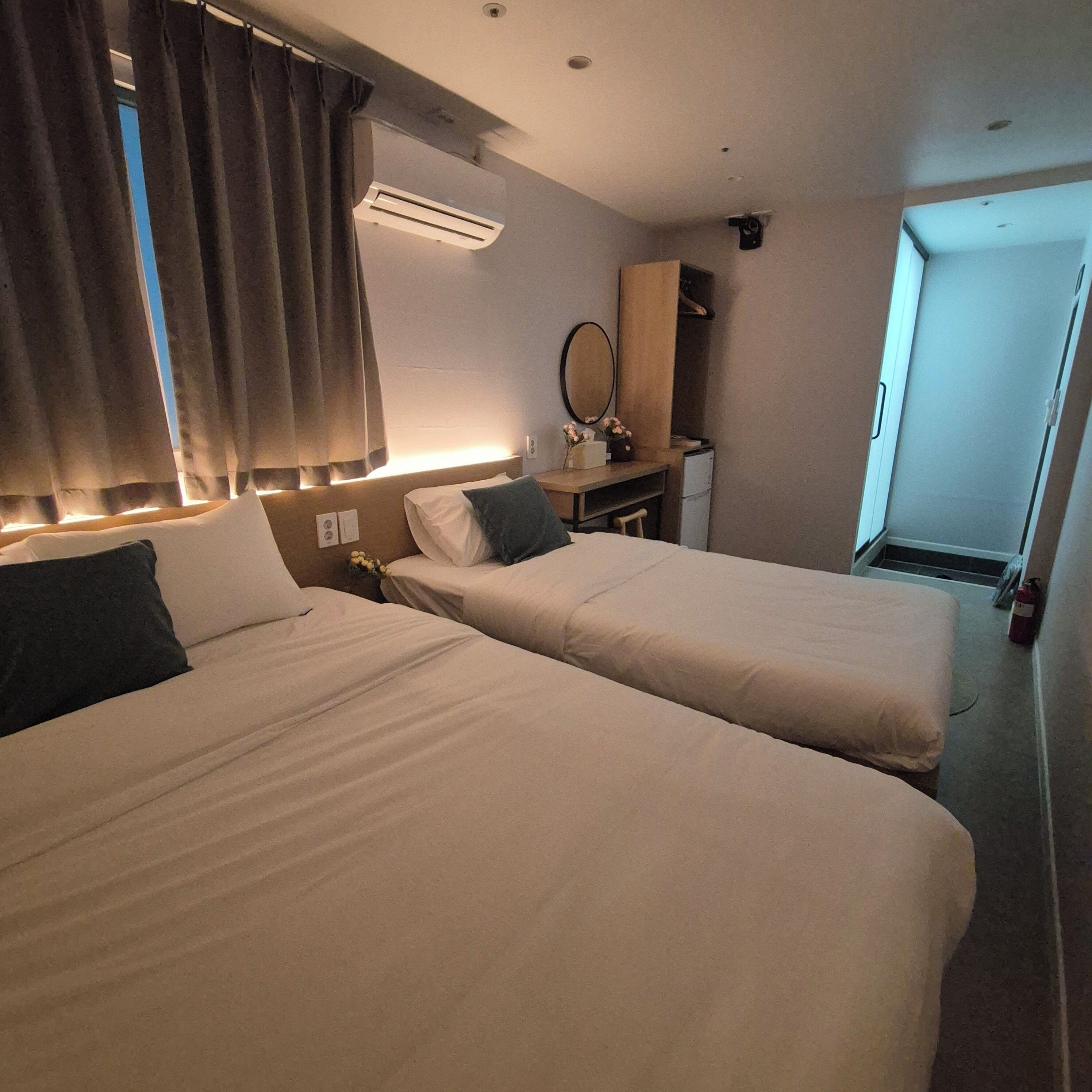 Tremannsrom – deluxe, privat bad | Wi-fi (inkludert)