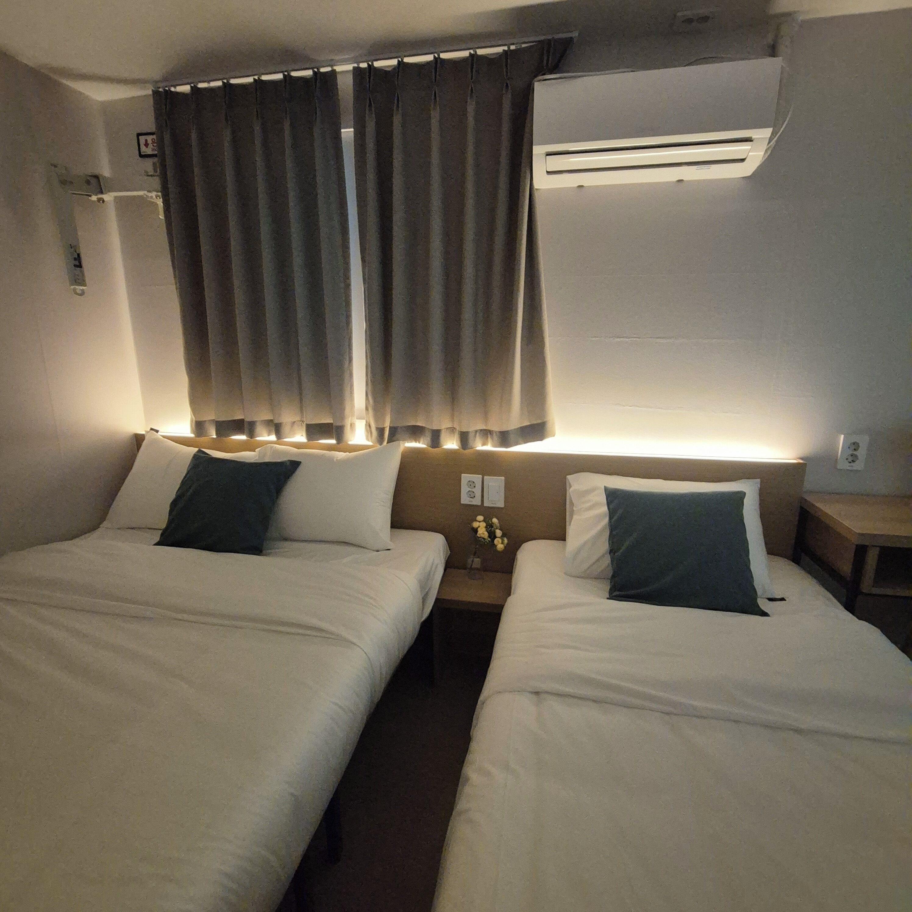 Deluxe Triple Room, Private Bathroom
