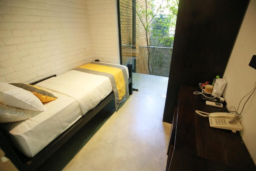 In-room safe, blackout drapes, free WiFi