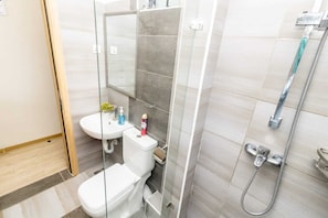 Bathroom - indesign makumbi apartment park (Nairobi)