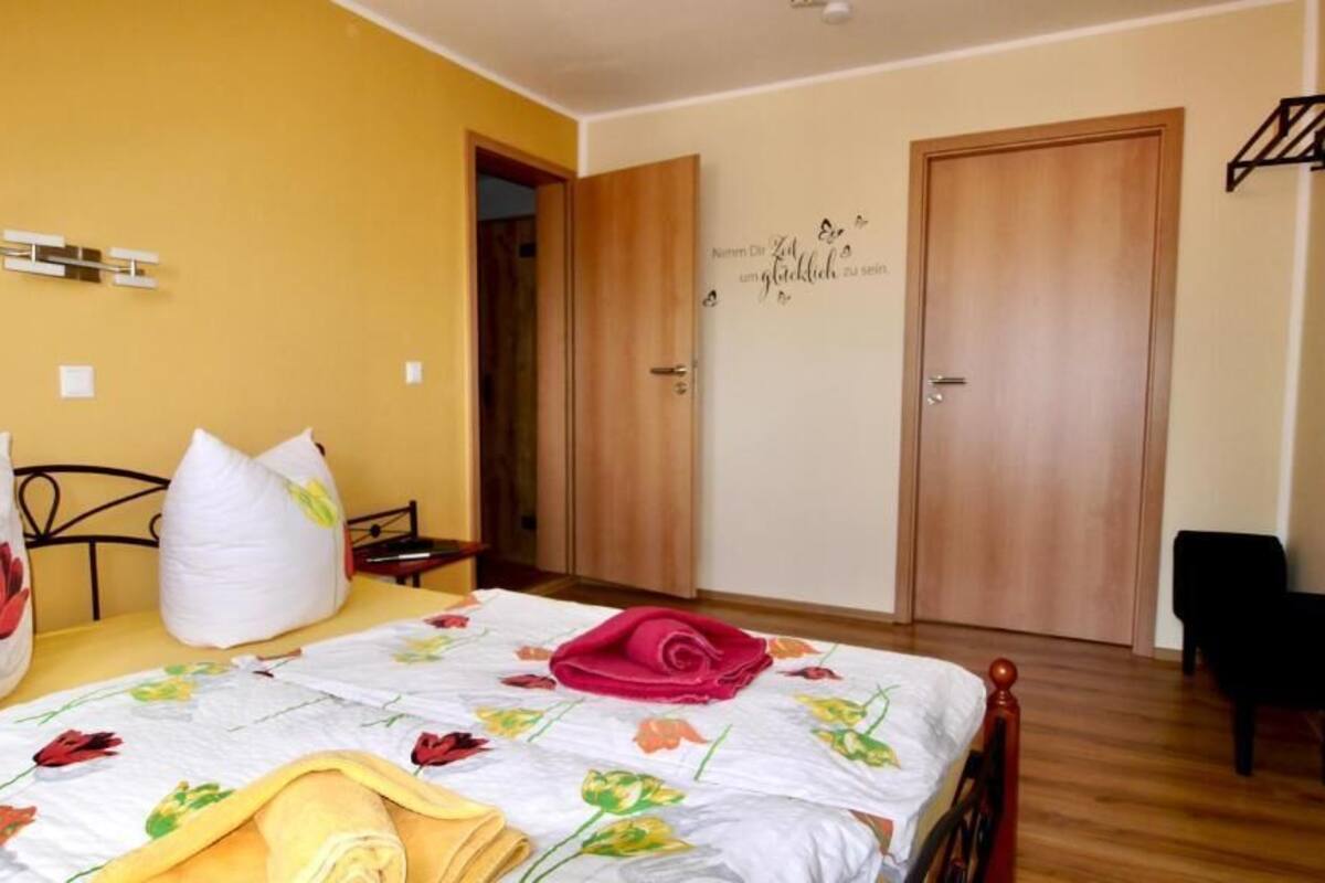 Habitación con 1 cama matrimonial o 2 individuales | Caja de seguridad en la habitación y wifi gratis