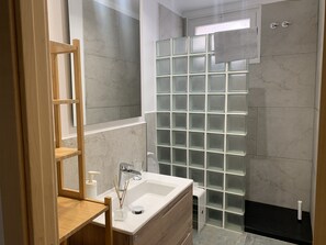 Apartamento, 3 habitaciones, fumadores, balcón | Baño