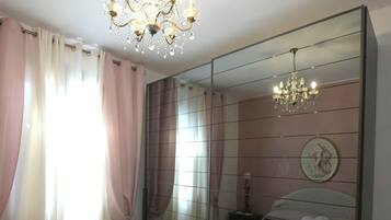 1 Schlafzimmer, Schreibtisch, Bügeleisen/Bügelbrett, kostenloses WLAN