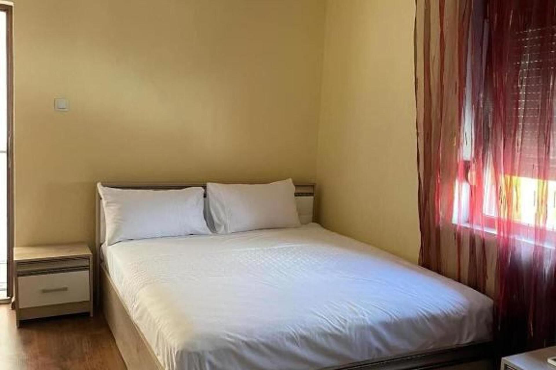 6 bedrooms, iron/ironing board, free WiFi, bed sheets