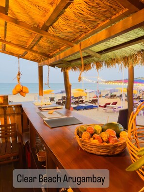 Outdoor dining - Clear Beach Arugambay Your Beachfront Paradise & Relax,Dine & Stay by the Sea (Arugambay)