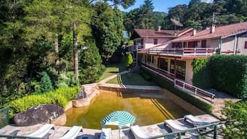 Piscina externa sazonal