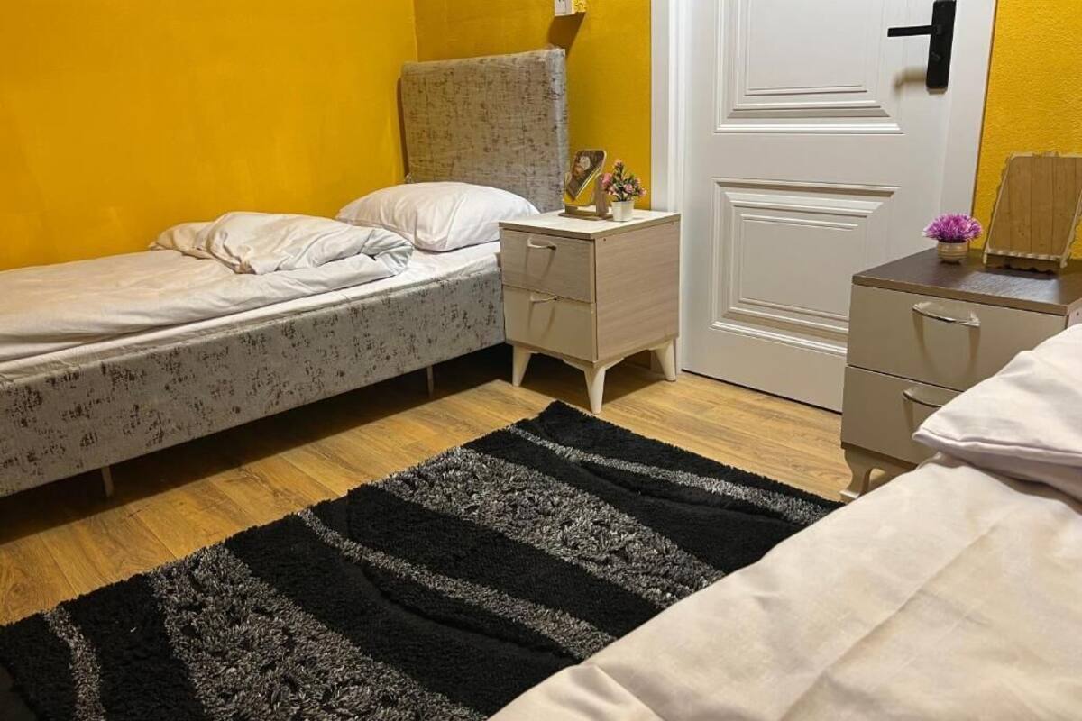 Classic Twin Room, Courtyard View | Soundproofing, WiFi (free)
