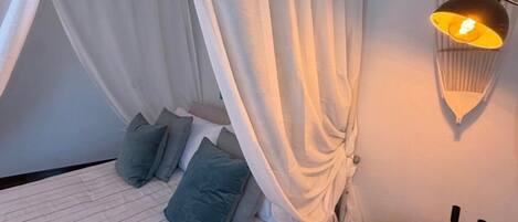 2 bedrooms, iron/ironing board, travel cot, free WiFi