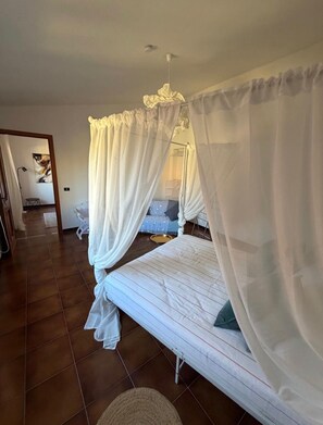 Iron/ironing board, travel cot, free WiFi, bed sheets - Vrbo Property (Teulada)