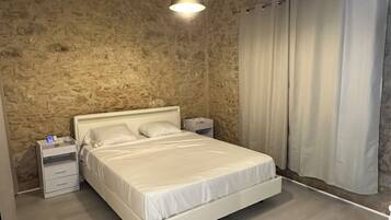 Chambre Double, 2 grands lits | Wi-Fi gratuit