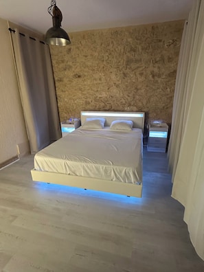 Double Room | Free WiFi - GREG HOUSE (Valliguières)