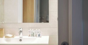 Apartment | Badezimmer | Haartrockner, Handtücher, Shampoo