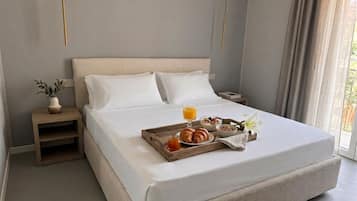 Deluxe Room, City View