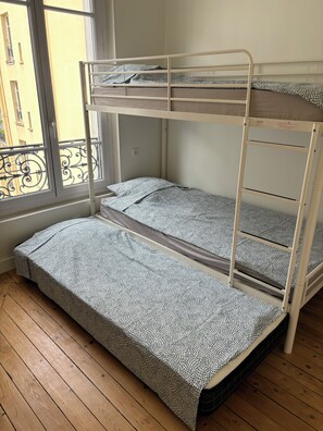 Desk, iron/ironing board, free WiFi, bed sheets - Vrbo Property (Paris)