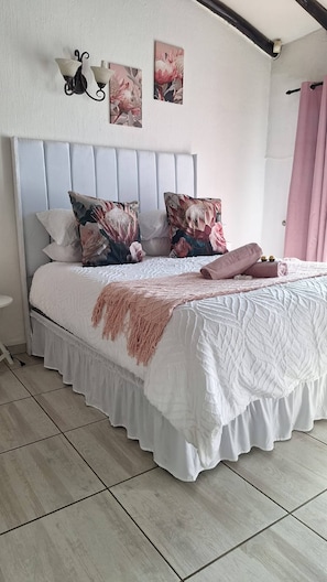 Room, 1 Bedroom, Smoking - Room-cozy Guest Room With Private Facili (Johannesburg)
