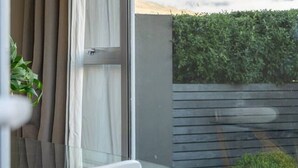 Unclassified image, 5 of 42, button - Adelaide Courtyard | Walk to Town - Free Parking (Queenstown)
